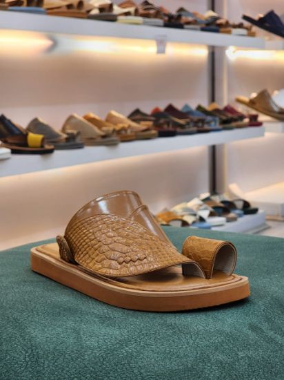 صورة شرقي جلد تمساح مديل س90